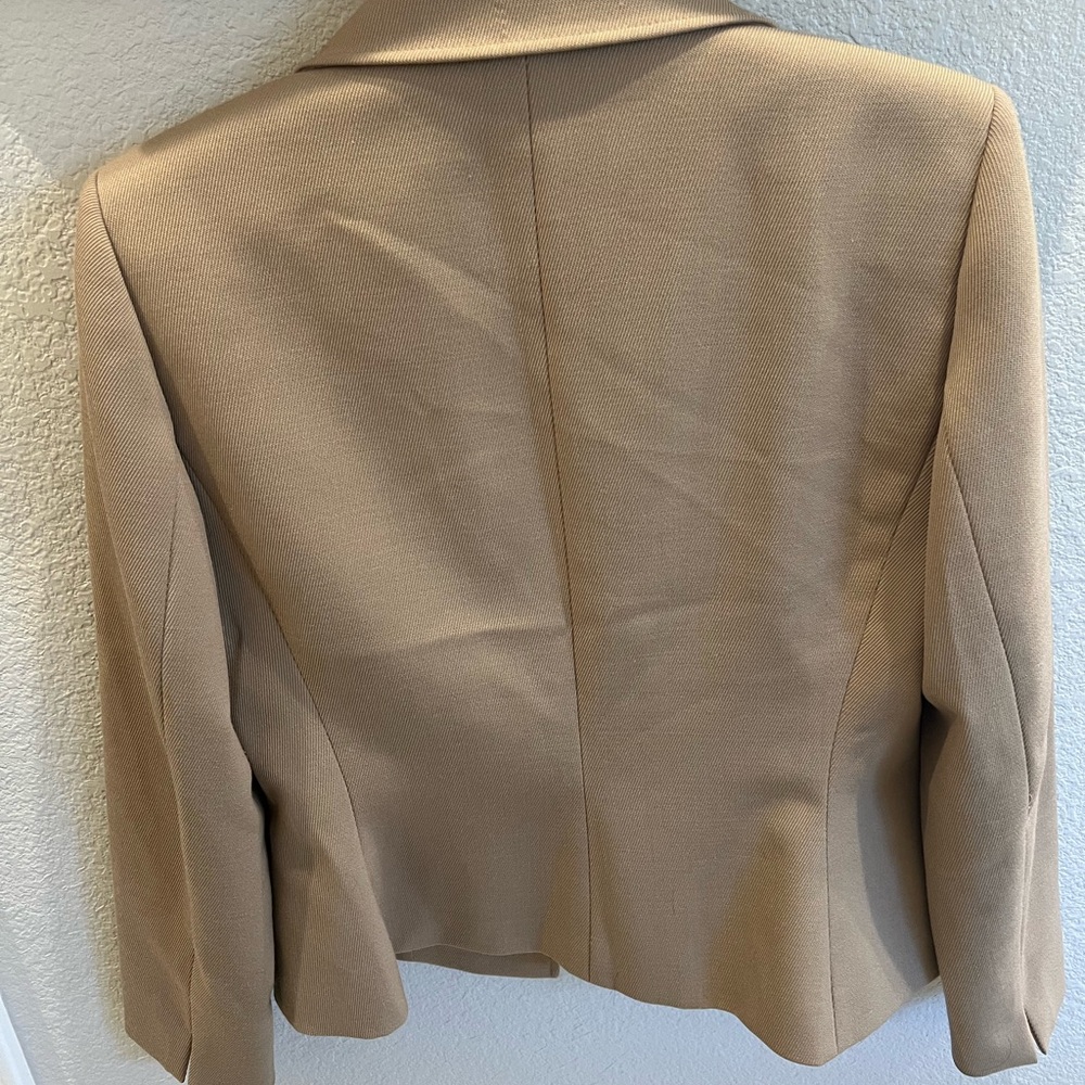 Tahari ASL Women's Tailored Beige Blazer with Three-Button Front - Picture 9 of 16